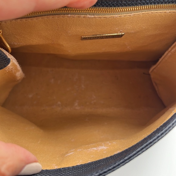 Bottega Veneta leather embossed top handle/crossbody handbag . Made in Italy - Picture 10 of 15